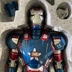 Iron man figure (Patriot)